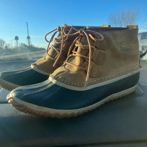 Sorel out n about boots size 10
